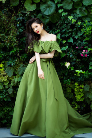 小荡货腿张开让我舔舔