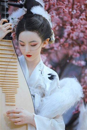 我被多个外国人舔吃b视频