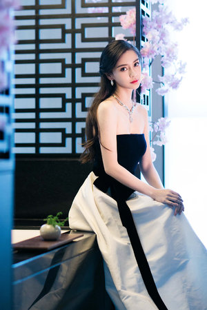 小月淫穴被舔高潮现场