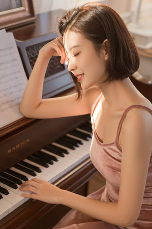 女配被绑后各种h