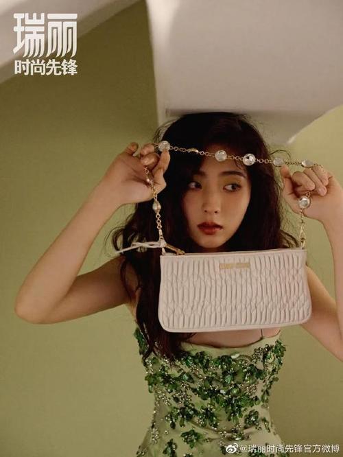 推倒丰满女教师