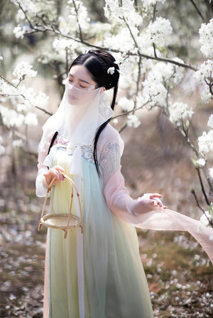 国产粉嫩无套大腿根部插射