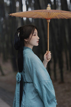 骚受被按在墙上c到高潮无删减