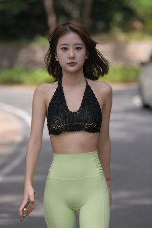 主人踹逼戒尺抽逼调教