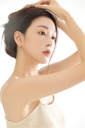 亚洲久久久久少女精藏阁