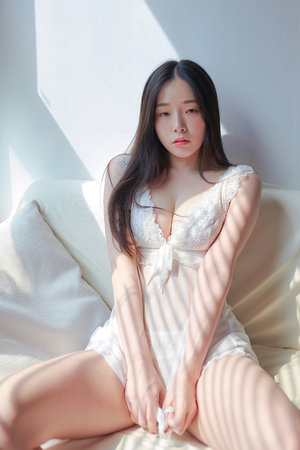 办公室吻胸被老板吃