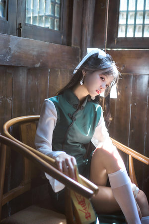 一双水球不停晃动