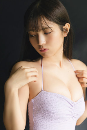 欧美艳妇丰满双乳