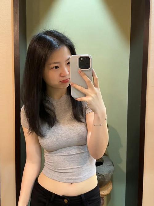 人妻瑜伽教练的肉穴免费观看