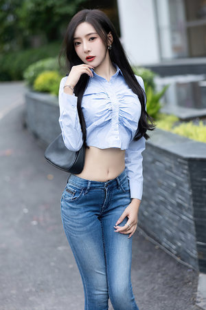 异国女郎在巴黎电影