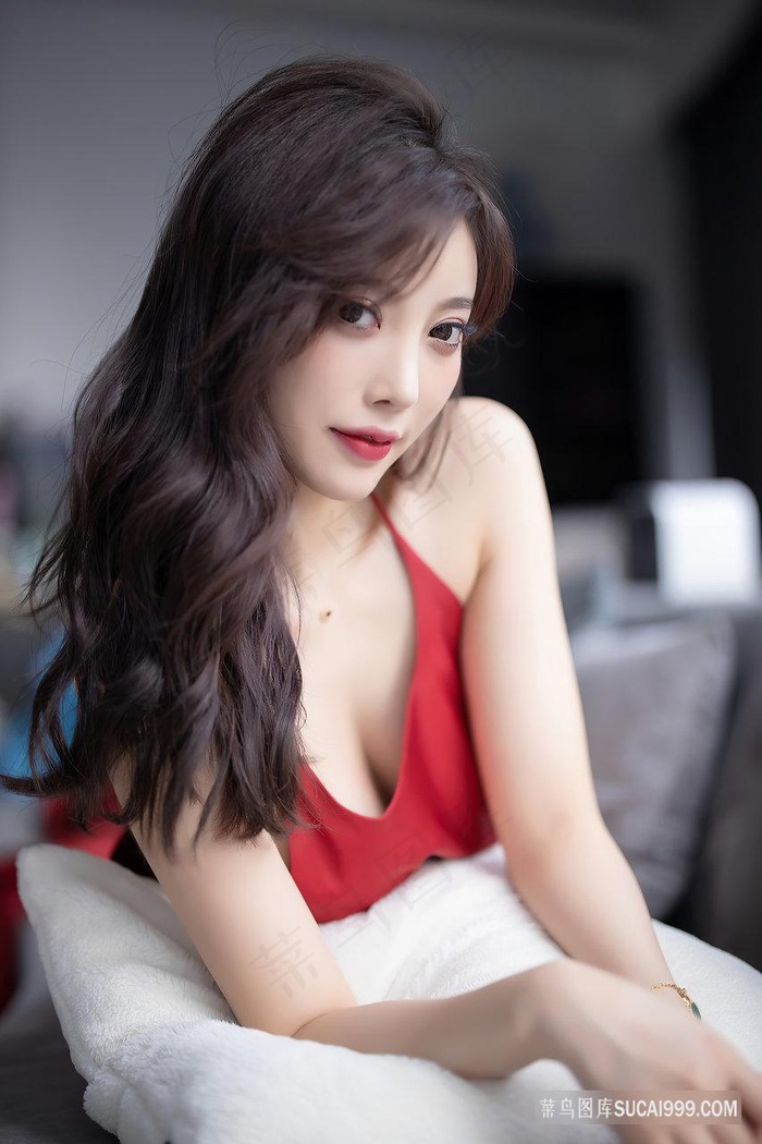 校花在图书馆娇喘呻吟