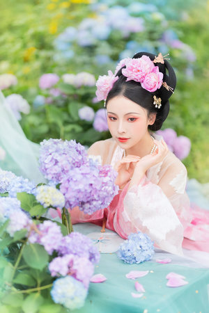 局长把校花在床呻吟h